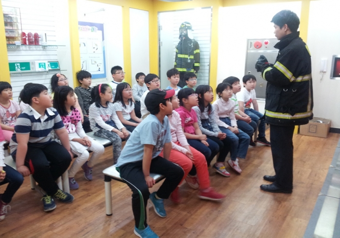 http://mail.thefestival.co.kr/upfile/img/2014/05/swanofavon89_1400808639.png